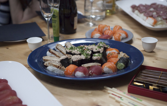 selfmade-sushi Von den Gästen handgemachte Sushi