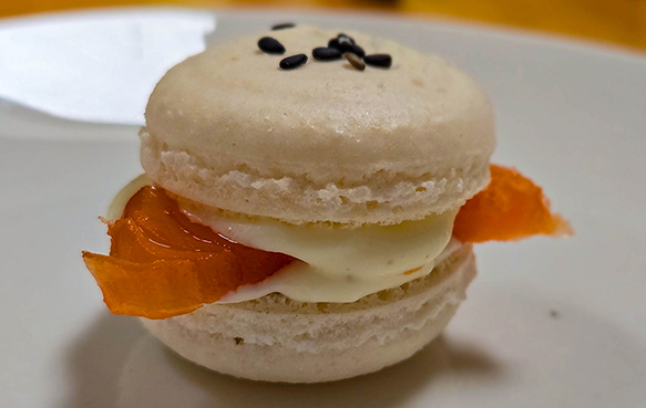 macarons mit gebeiztem lachs