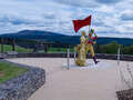 Striding Man und Helen Cumming