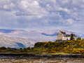Duart Castle mit Blick auf die Halbinsel Morvern